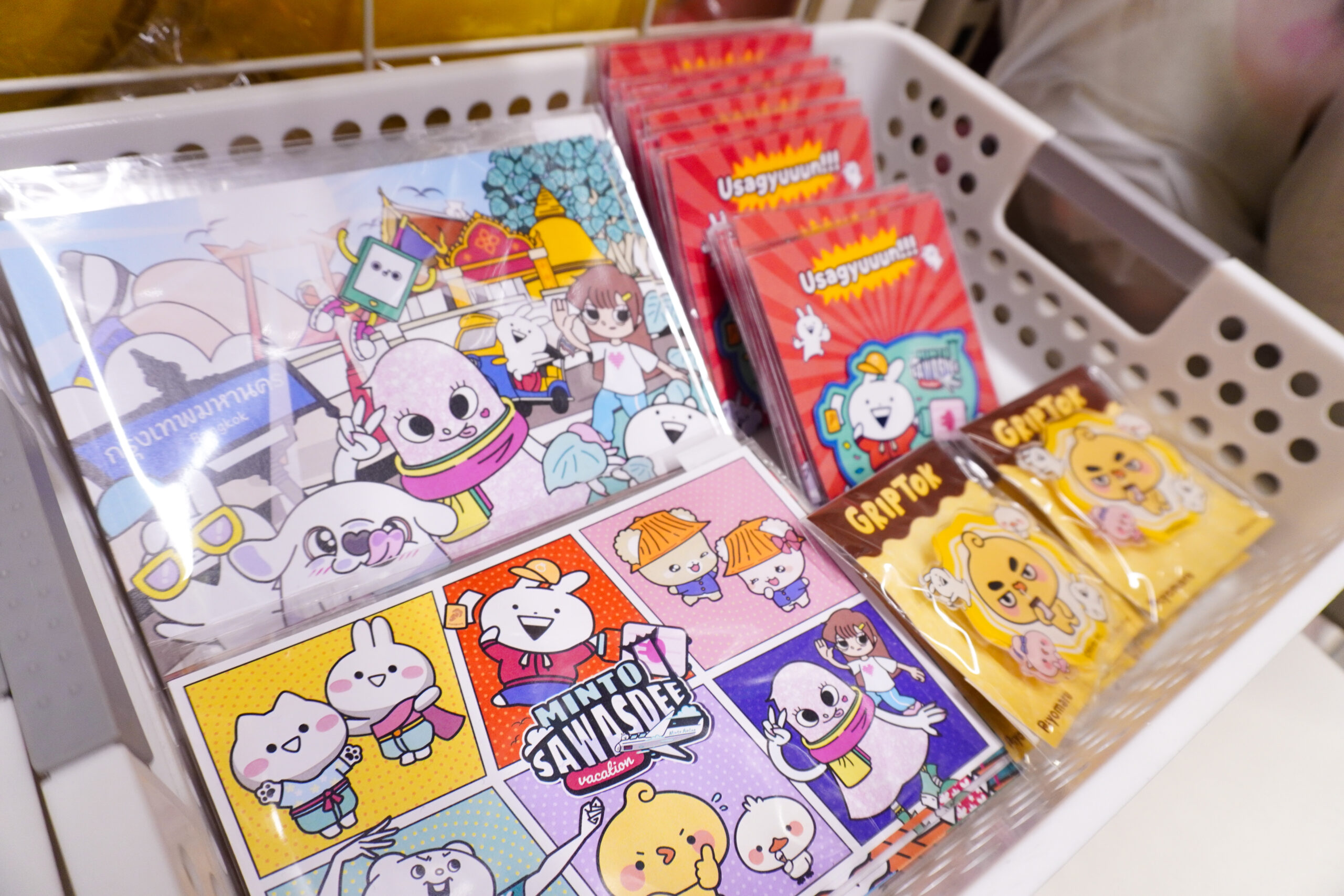 Merchandise
Usagyuuun!!!
Piyomaru
Mimi & Neko
Glamghosts